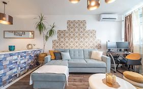 Pastelle Apartment With Own Parking Place